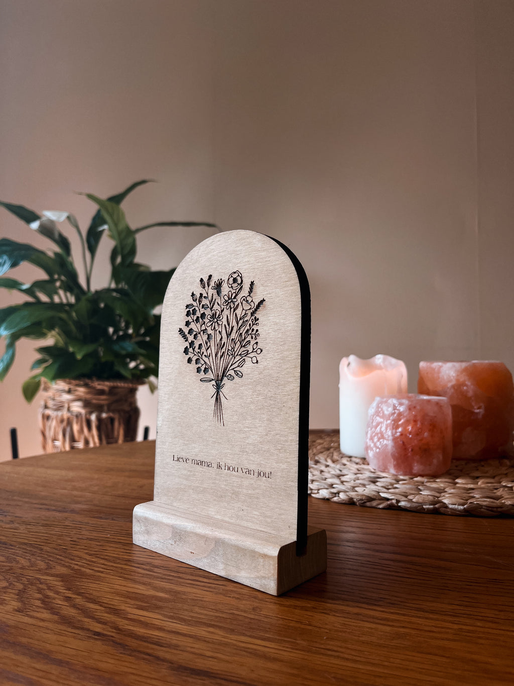 Houten wenskaart met standaard | Bloemen |  Mama, ik hou van jou