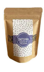 Losse thee in papieren zak met de smaak kruidenthee met kamisselbloesem. Naam van de thee is ontspan